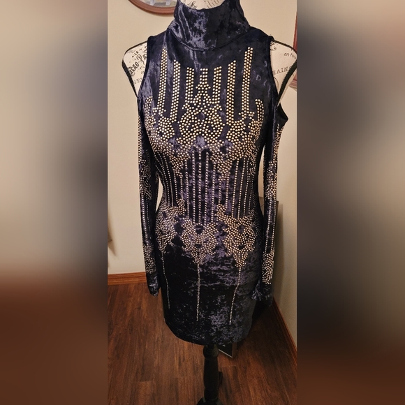 SONJA - By SONJA MORGAN - Vivi Stud Velvet Dress - Women's  Size  M - Picture 5 of 12